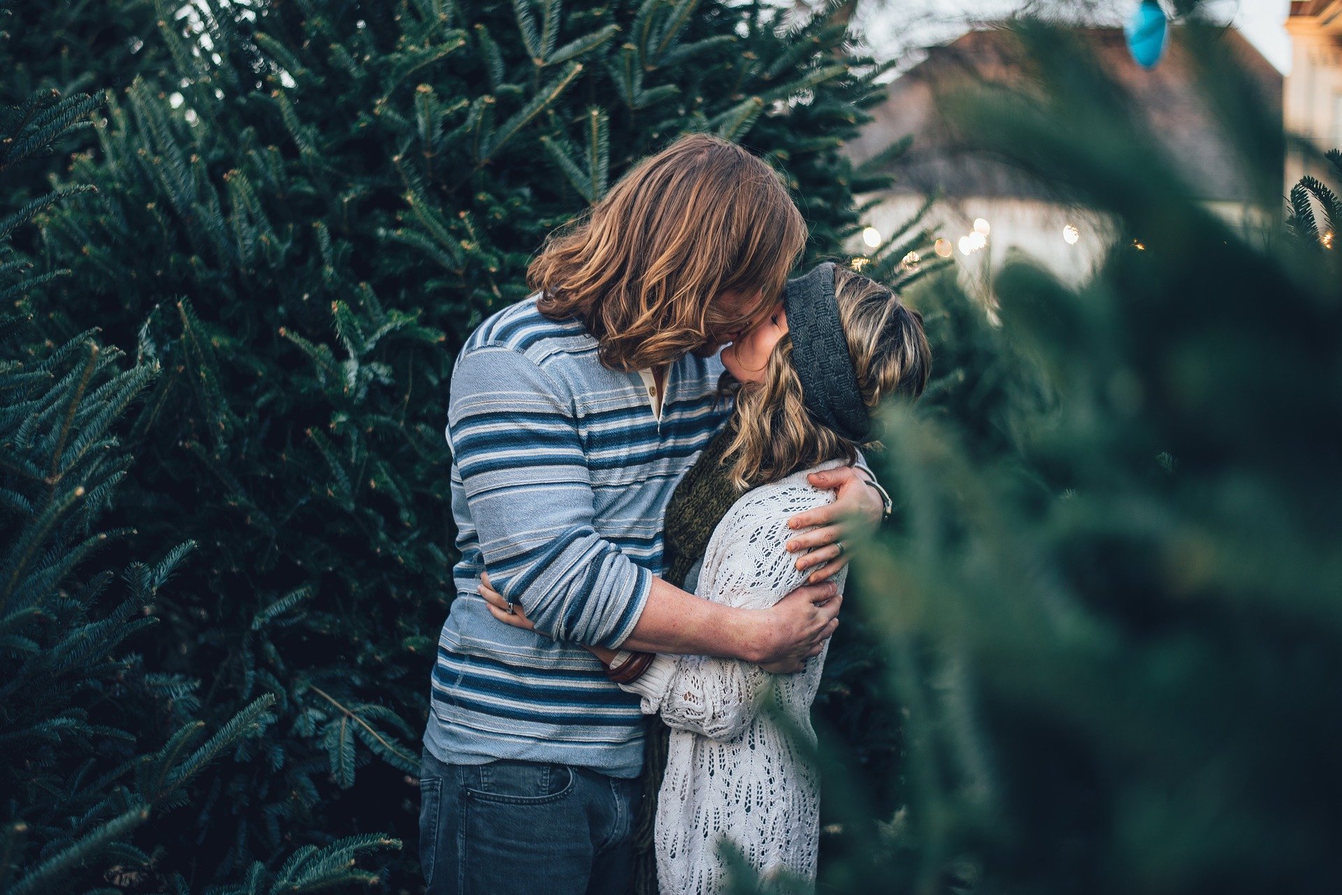 Un Homme Amoureux Les 10 Signes Pour Le Reconnaitre